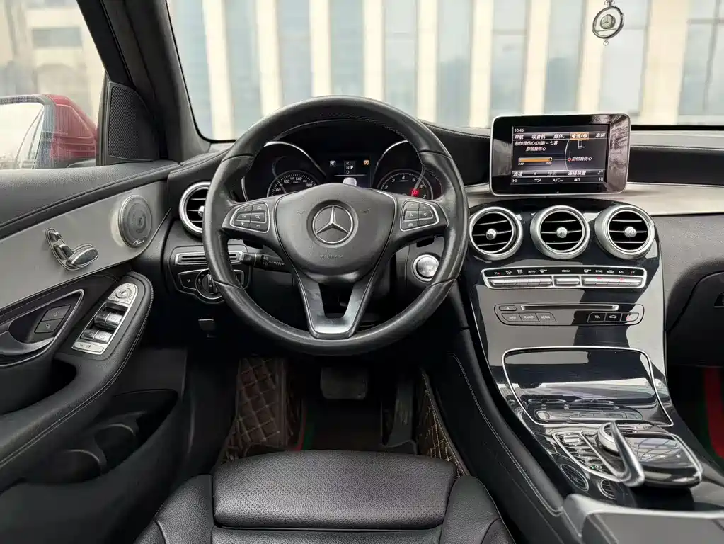Mercedes-Benz GLC 2018 — фото 19