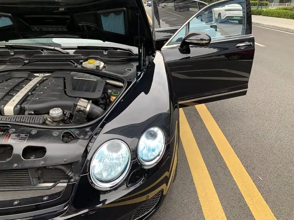 Bentley Flying Spur 2013 — фото 20