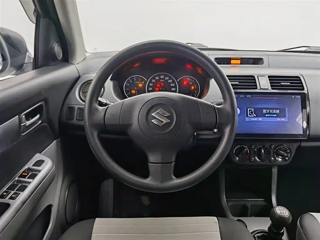 Suzuki Swift 2015 — фото 11