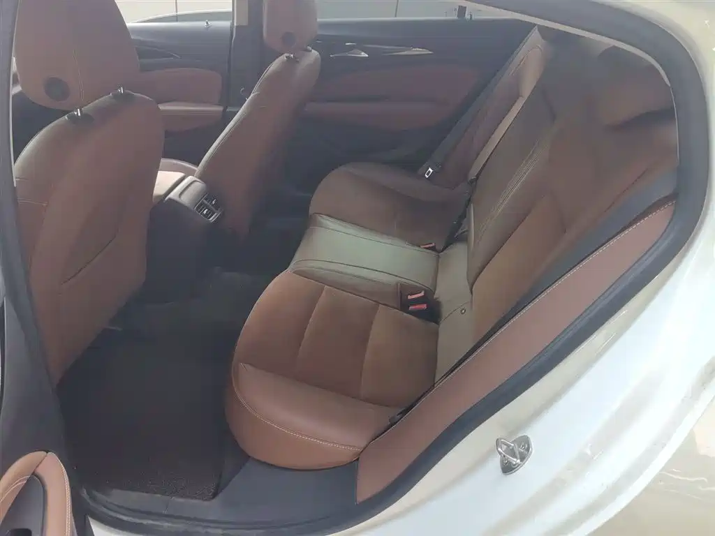Buick Regal 2018 — фото 17