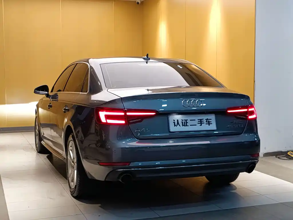 Audi A4L 2018 — фото 25