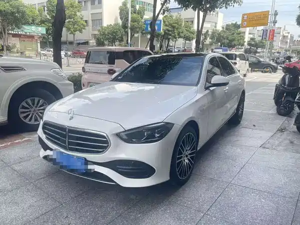 Mercedes-Benz C-Class 2025