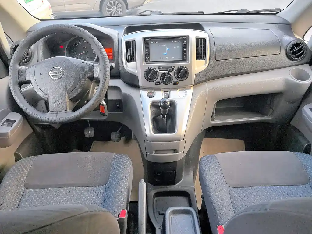 Nissan NV200 2013 — фото 13