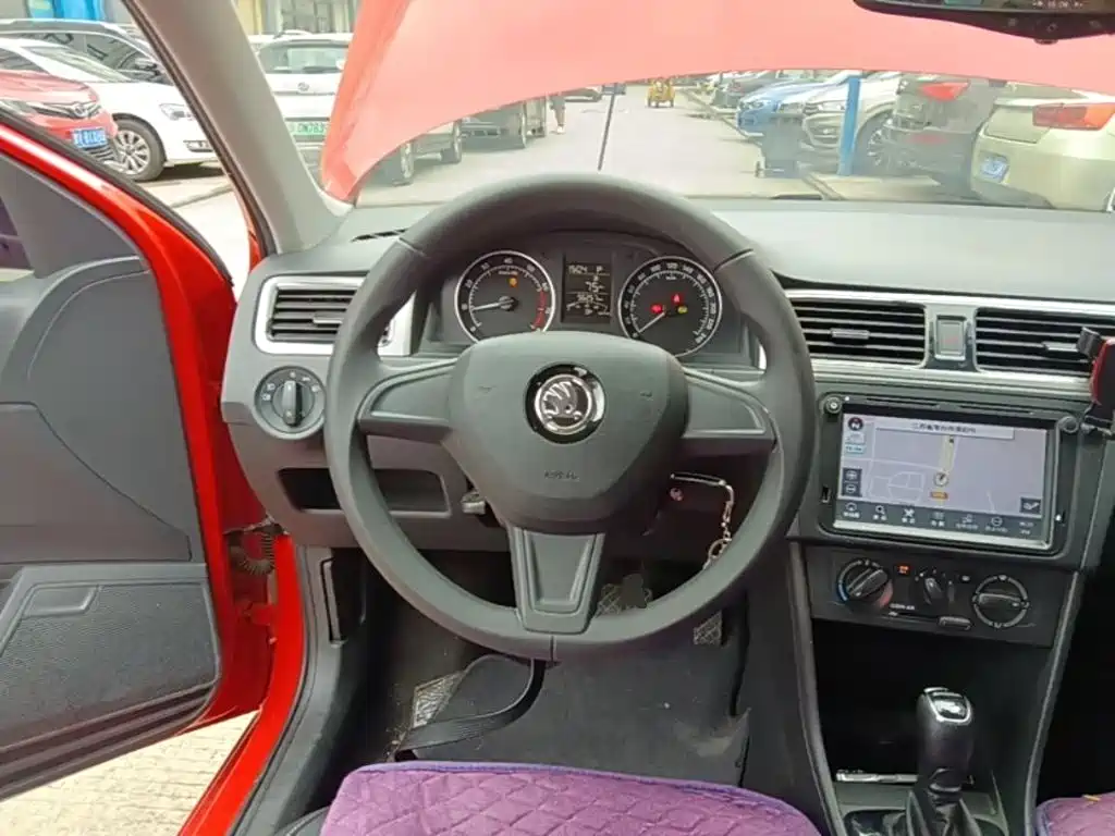 Skoda Rapid Spaceback 2016 — фото 11