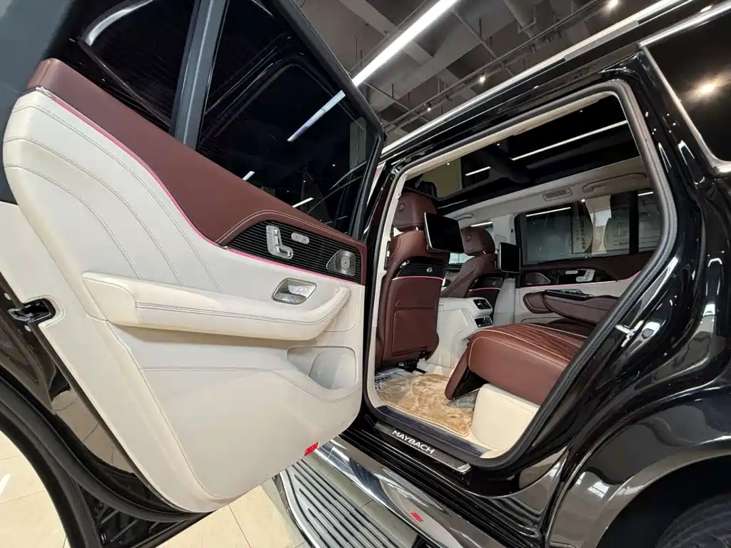 Mercedes-Benz Maybach GLS 2024 — фото 21