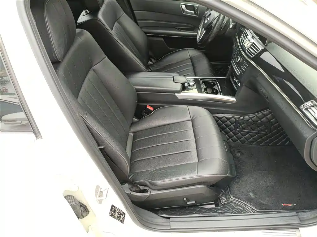 Mercedes-Benz E-Class 2015 — фото 25