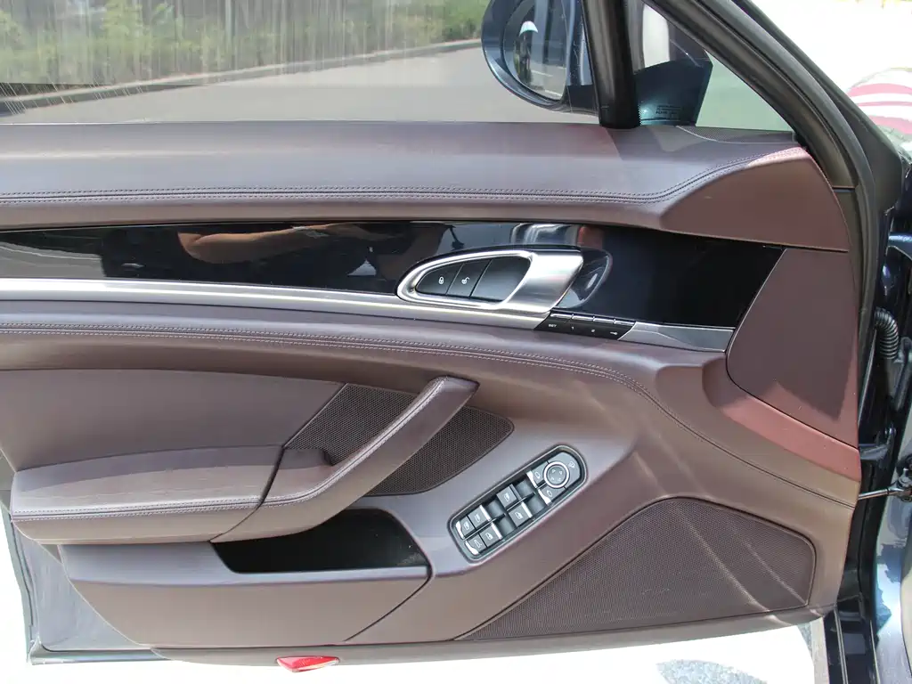 Porsche Panamera 2015 — фото 10
