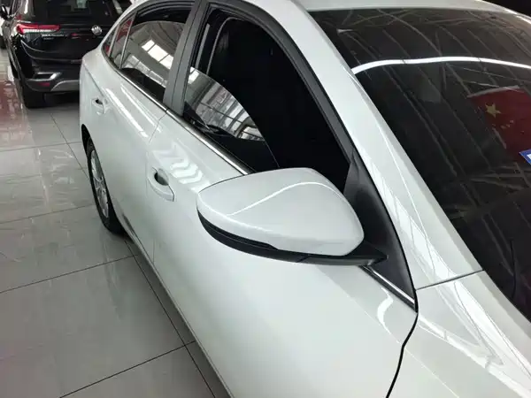 Roewe i5 2025