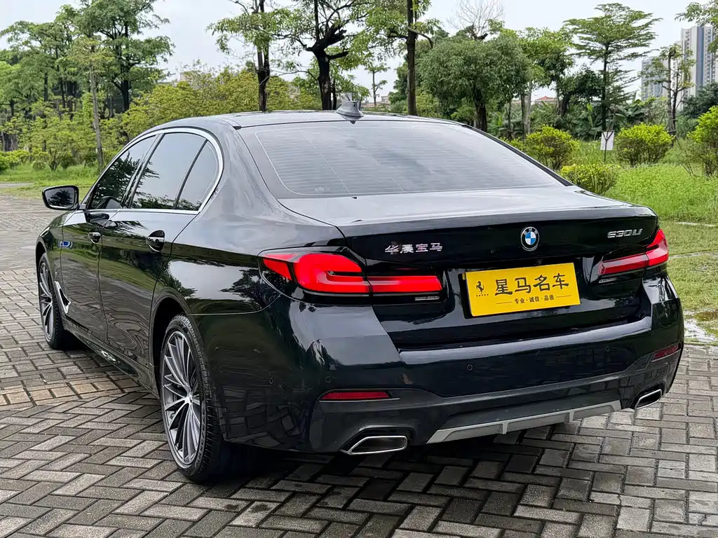 BMW 5 Series 2023 — фото 18