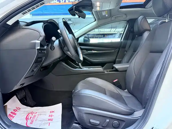 Mazda 3 Axela 2023