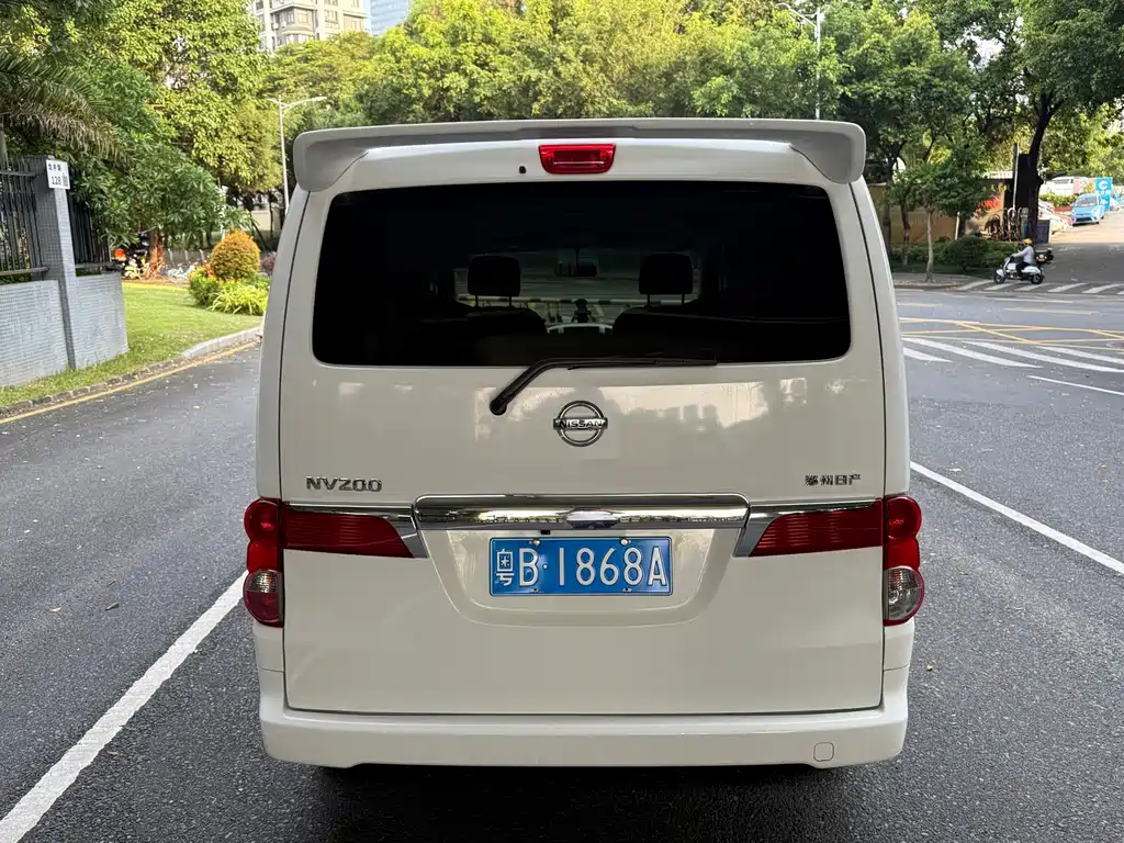 Nissan NV200 2017 — фото 16