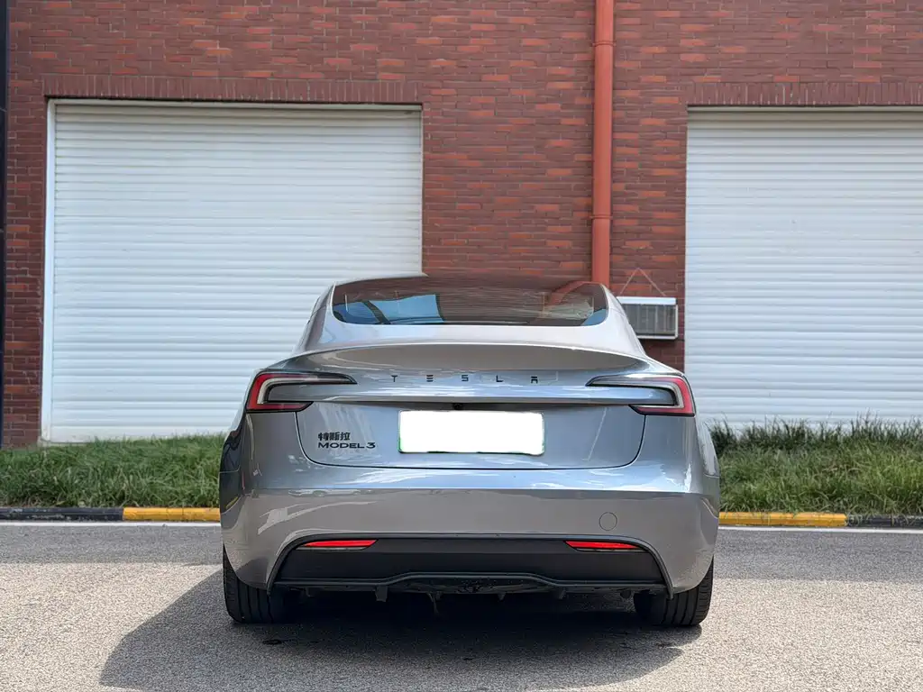 Tesla Model 3 2026 — фото 8