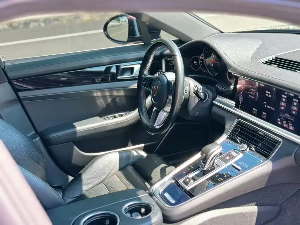 Porsche Panamera 2018 — фото 14