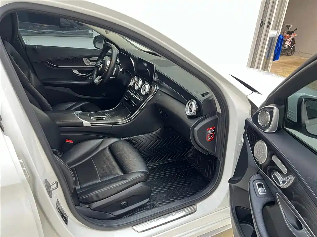 Mercedes-Benz C-Class 2020 — фото 16