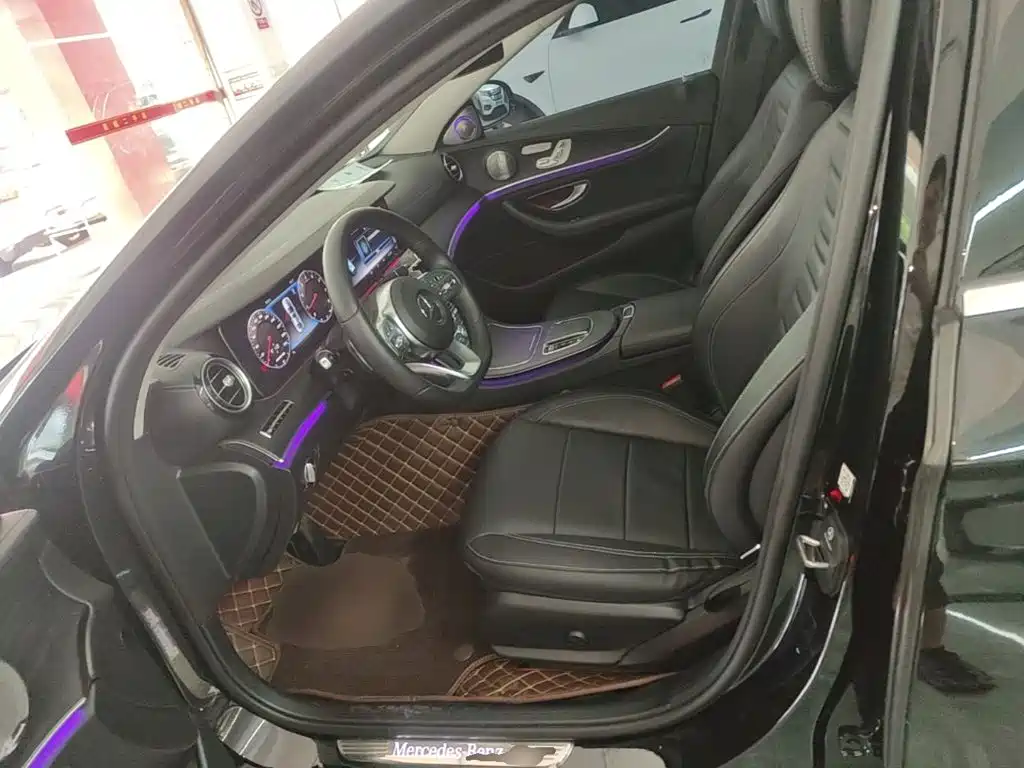 Mercedes-Benz E-Class 2020 — фото 15