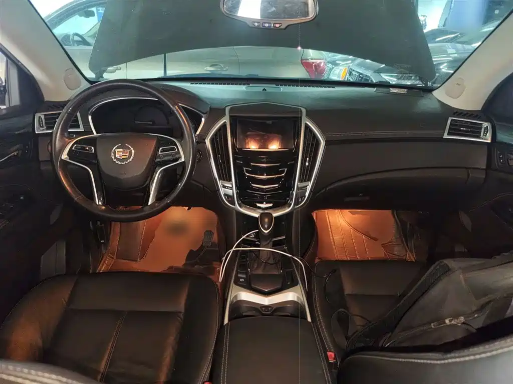Cadillac SRX 2016 — фото 10