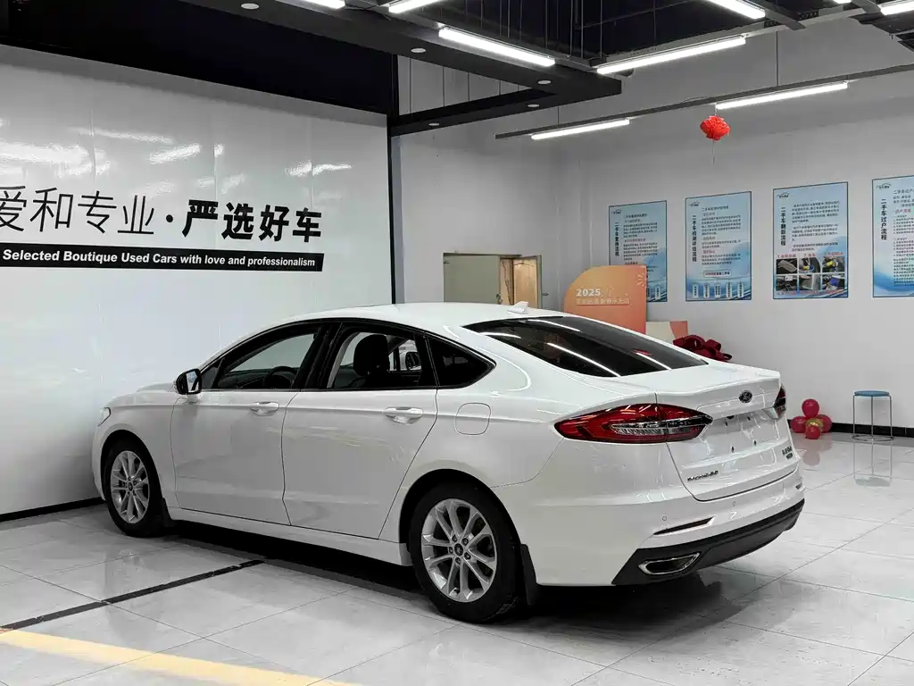 Ford Mondeo 2020 — фото 6