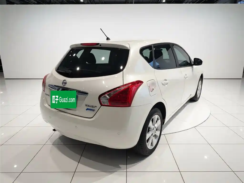 Nissan Tiida 2015 — фото 7