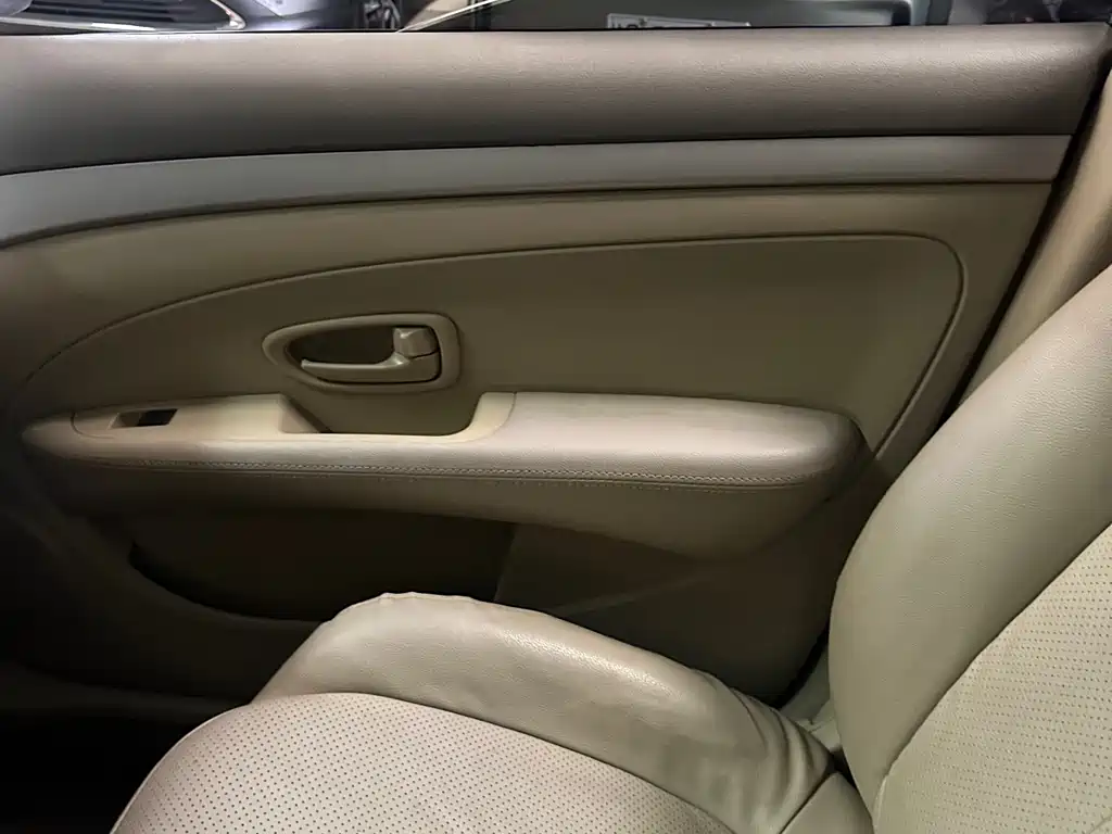 Nissan Sylphy 2014 — фото 17