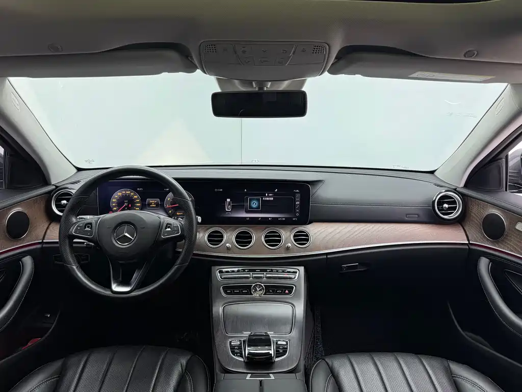 Mercedes-Benz E-Class 2017 — фото 18