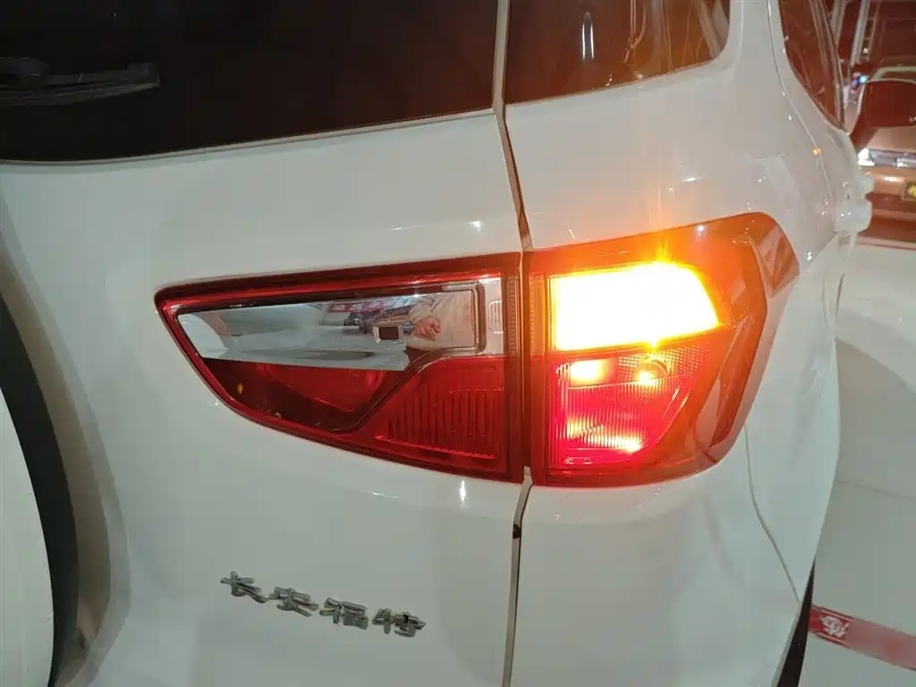 Ford Ecosport 2016 — фото 8