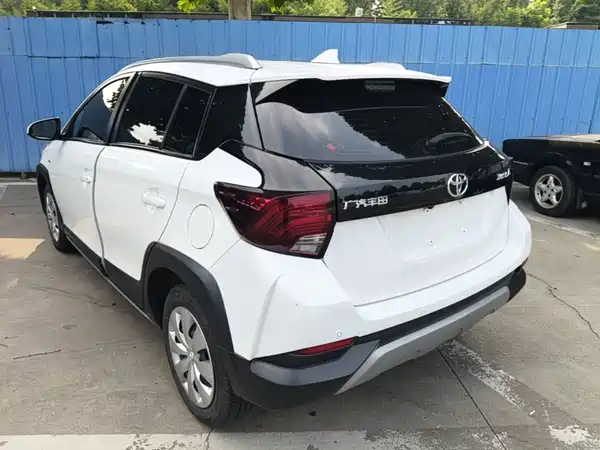 Toyota Yaris L 2022