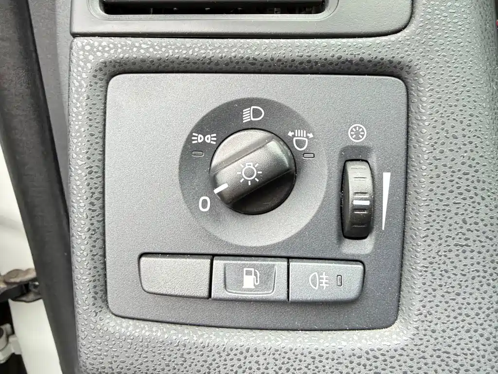 Volvo C30 2013 — фото 15
