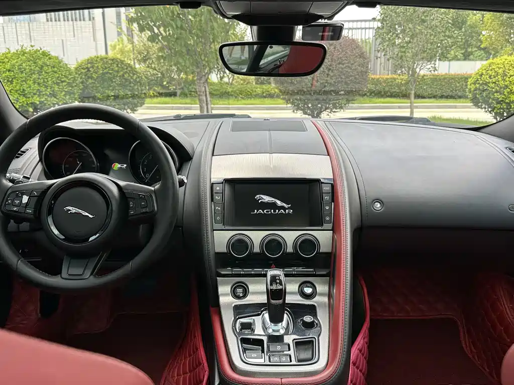 Jaguar F-TYPE 2017 — фото 11