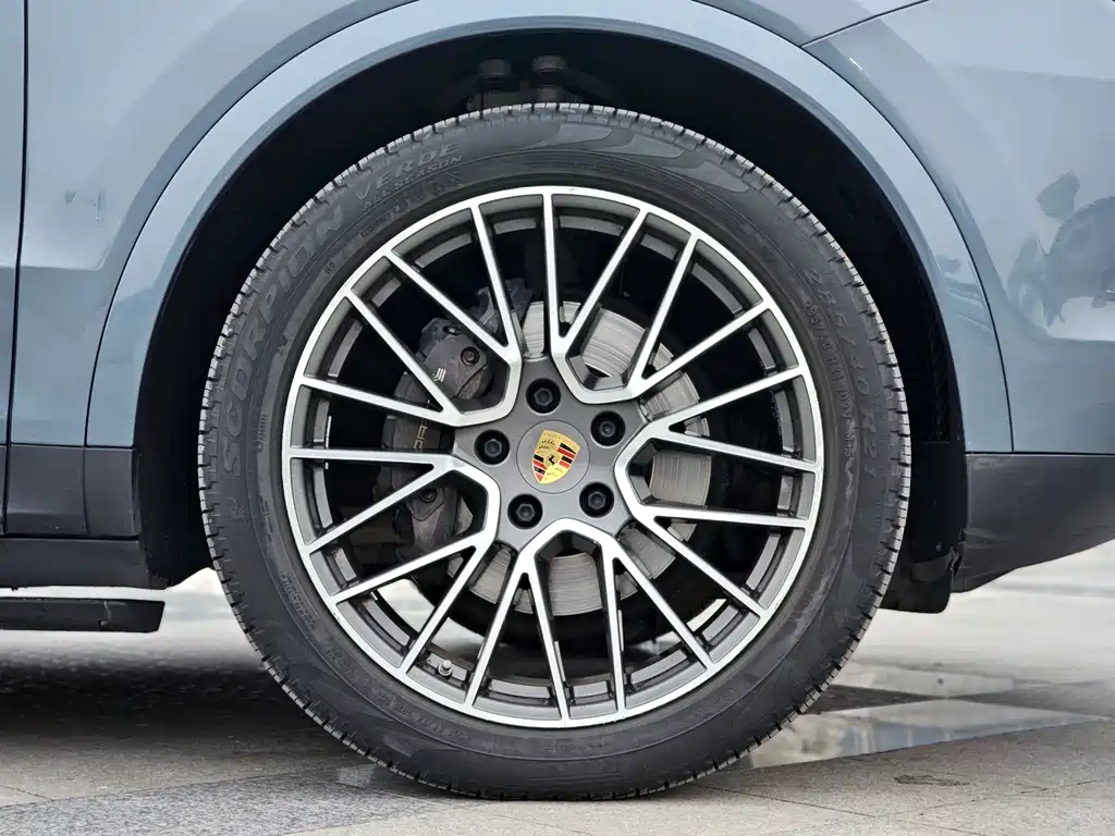 Porsche Cayenne 2019 — фото 16