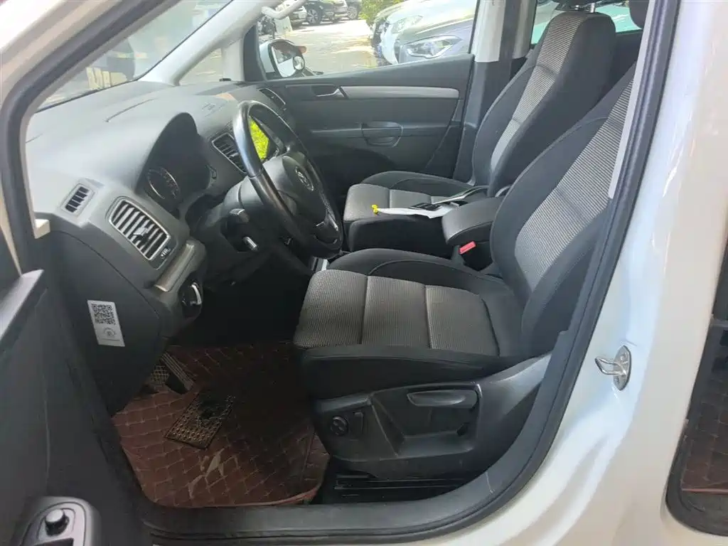 Volkswagen Sharan 2016 — фото 16