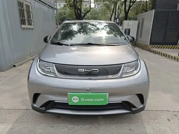 BYD Dolphin 2023