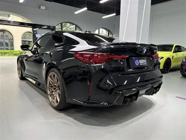 BMW M4 2025
