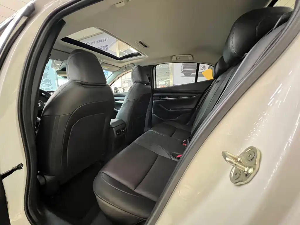 Mazda 3 Angkesela 2023