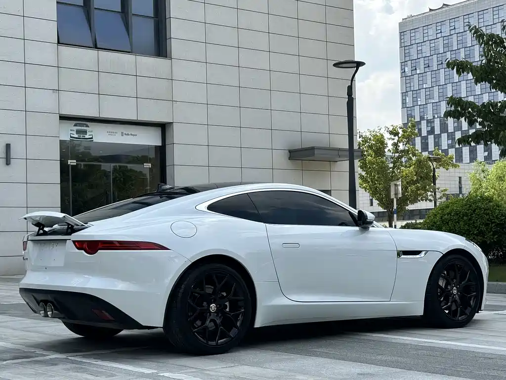 Jaguar F-TYPE 2016 — фото 7