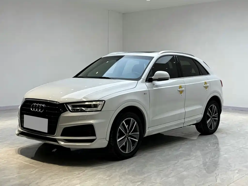 Audi Q3 2019 — фото 1