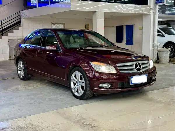 Mercedes-Benz C-Class 2011