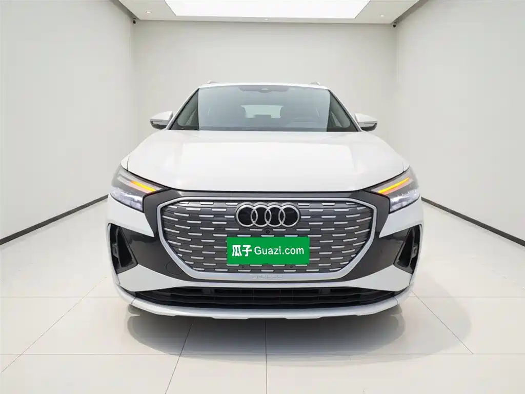 Audi Q4 e-tron 2024 — фото 3
