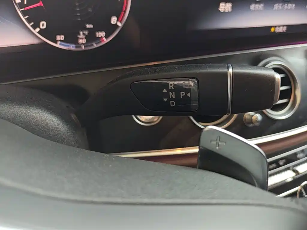 Mercedes-Benz E-Class 2019 — фото 14