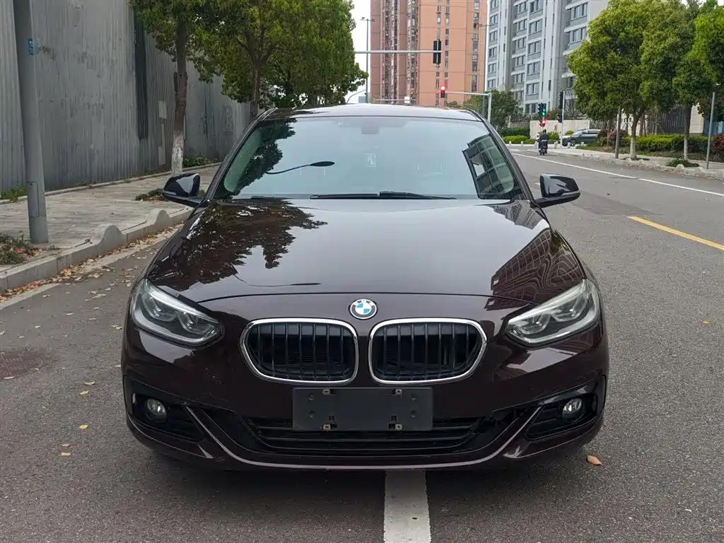 BMW 1 Series 2018 — фото 10