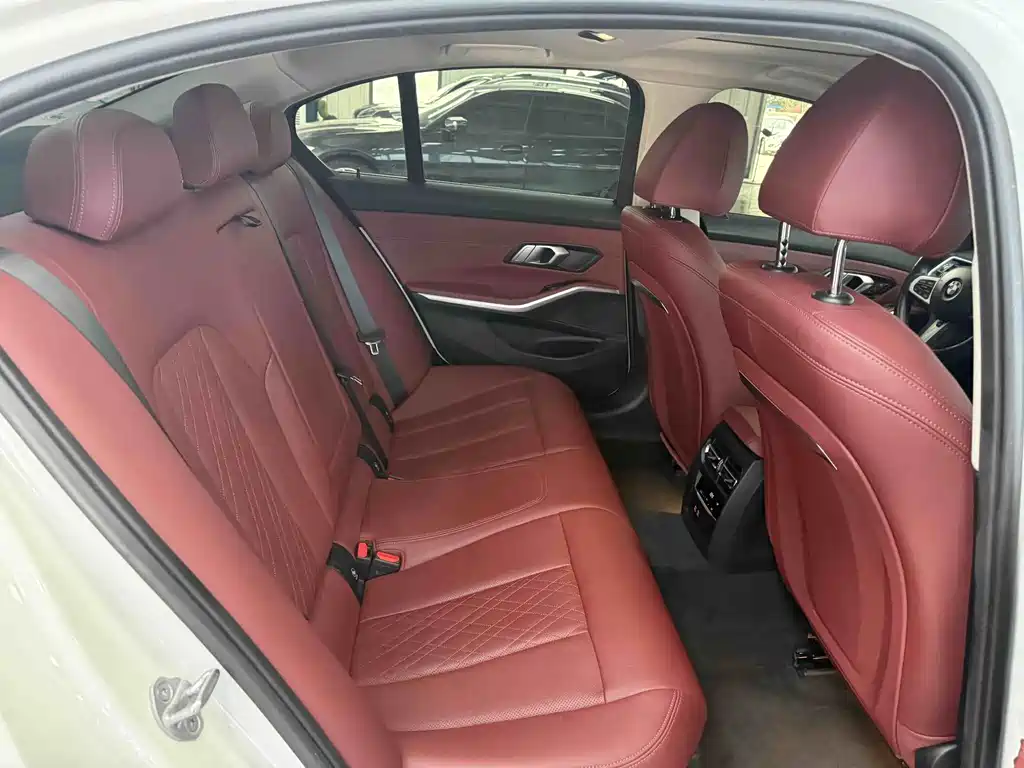 BMW 3 Series 2023 — фото 12