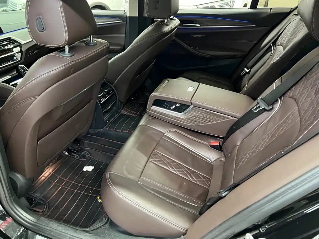 BMW 5 Series New Energy 2019 — фото 22