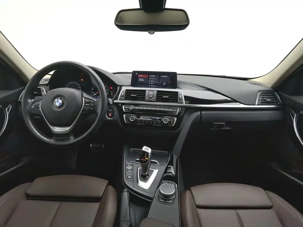 BMW 3 Series 2019 — фото 5