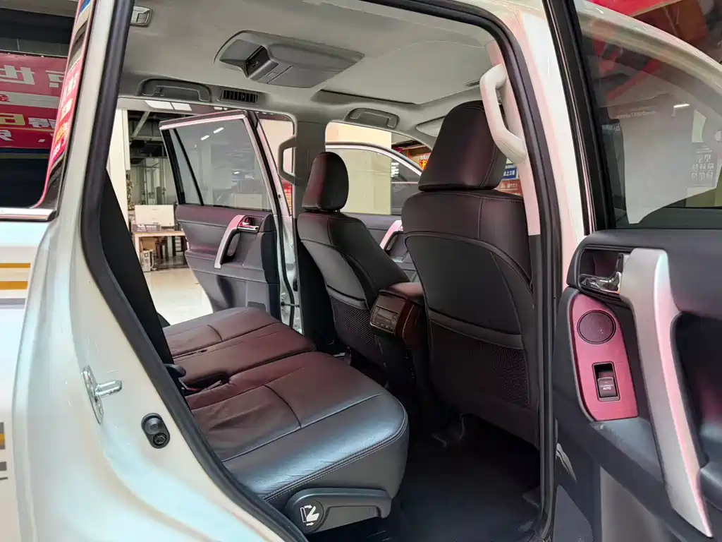 Toyota Prado 2017 — фото 15