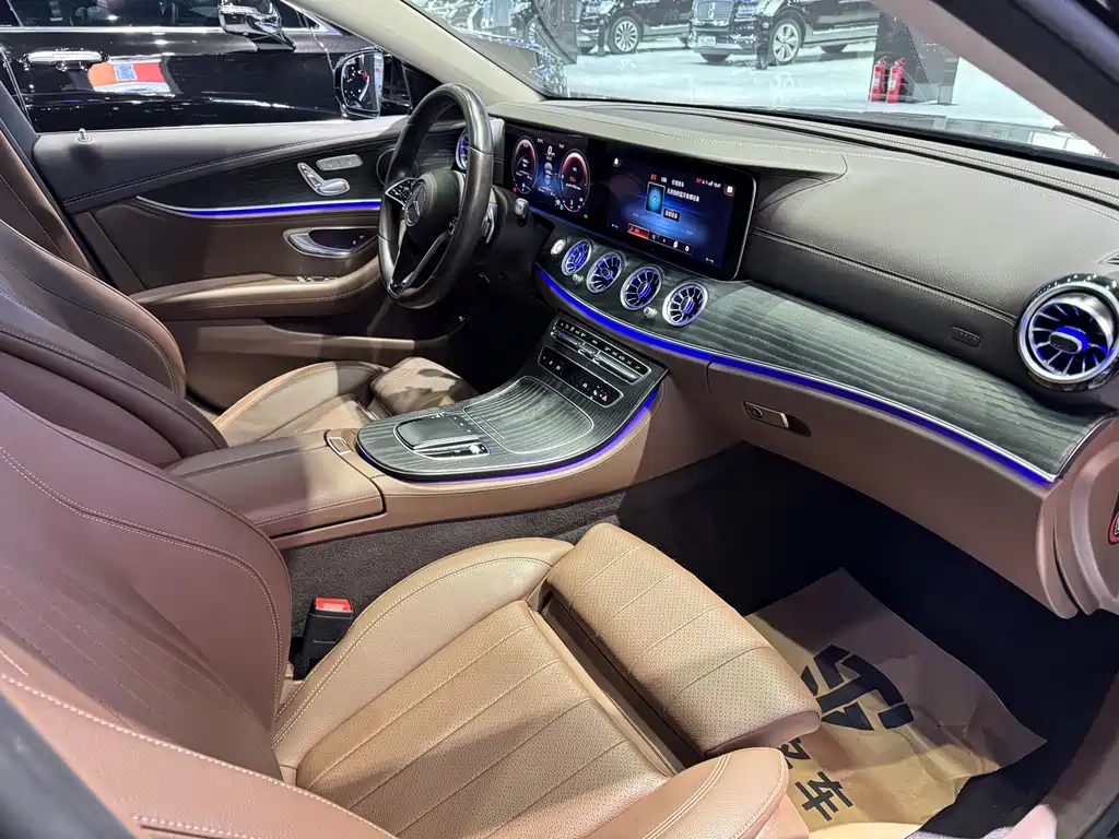 Mercedes-Benz E-Class 2022 — фото 15