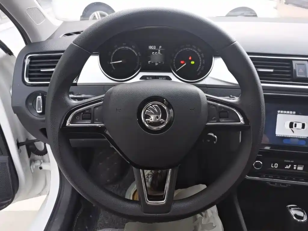 Skoda Rapid 2022 — фото 11