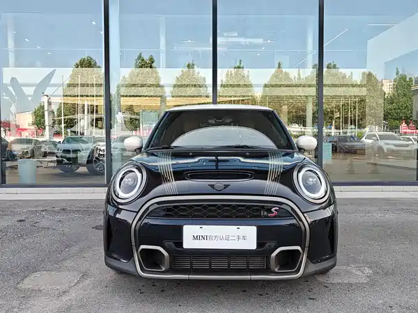 MINI MINI 2023