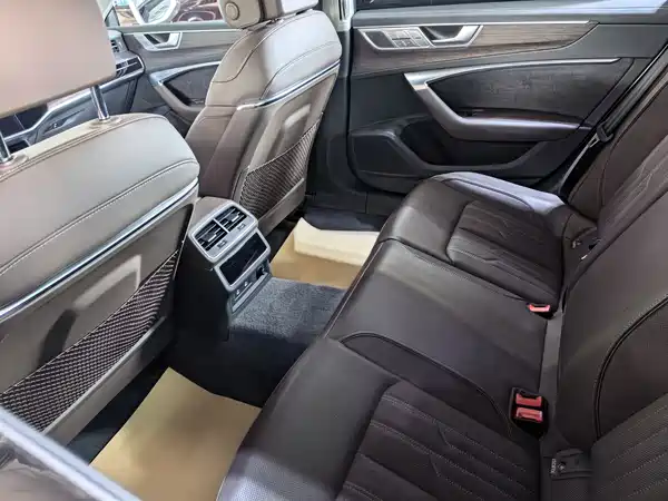 Audi A7L 2022