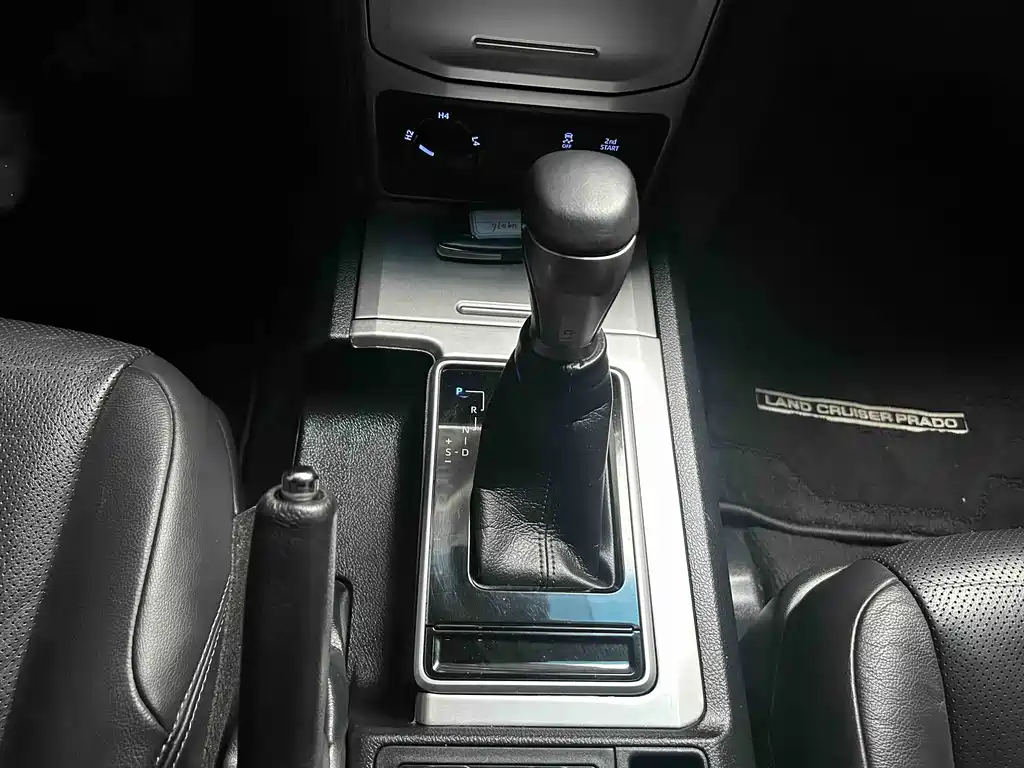 Toyota Prado 2018 — фото 11