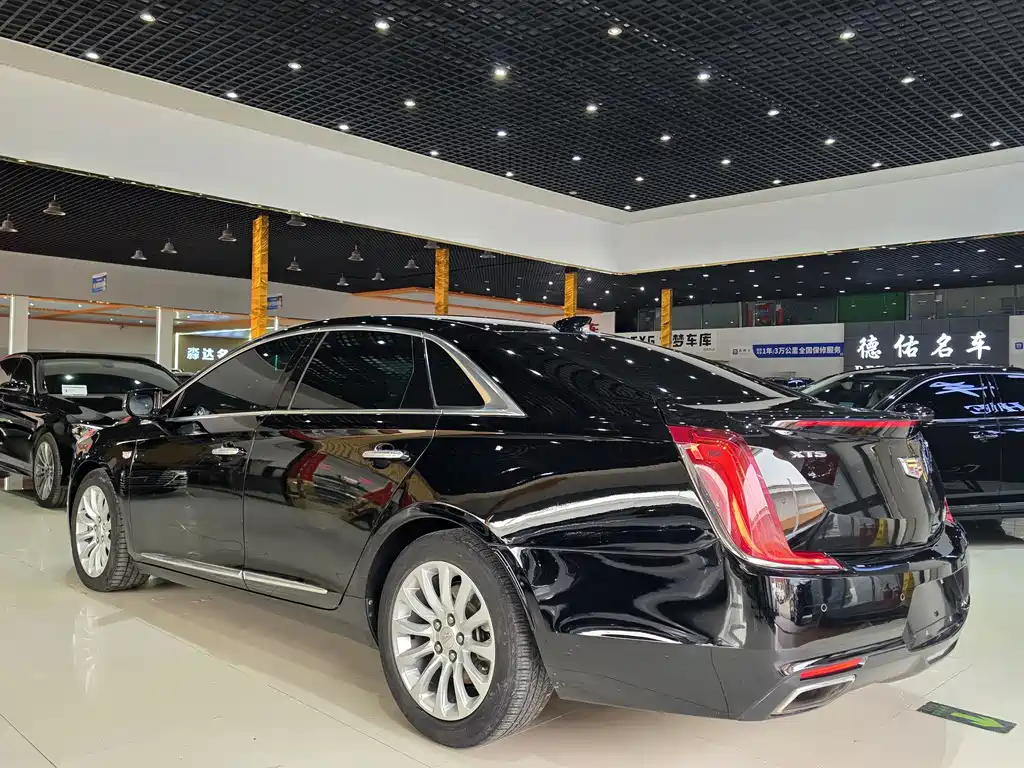 Cadillac XTS 2018 — фото 13
