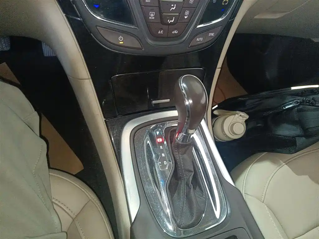 Buick Regal 2014 — фото 10